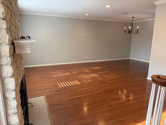 3rd image of 3828 Dry Creek Dr