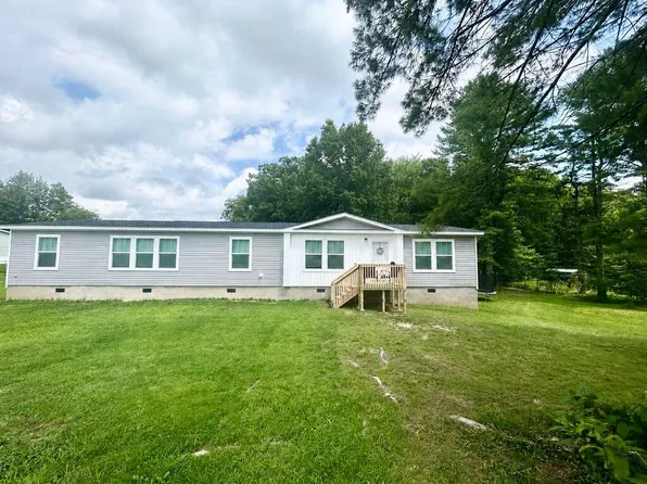 322 Pinewood Dr, Shady Spring, WV 25918