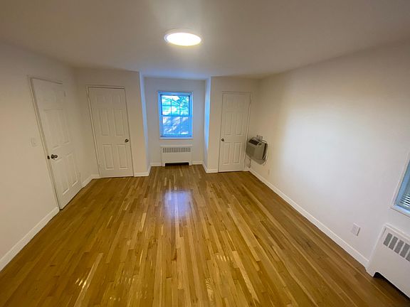 3rd image of 86-89 Northfield Ave