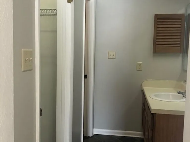 2312 Merl Cir — Photo 17