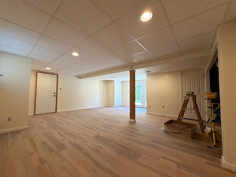 1744 Creedmoor Ave — Photo 15
