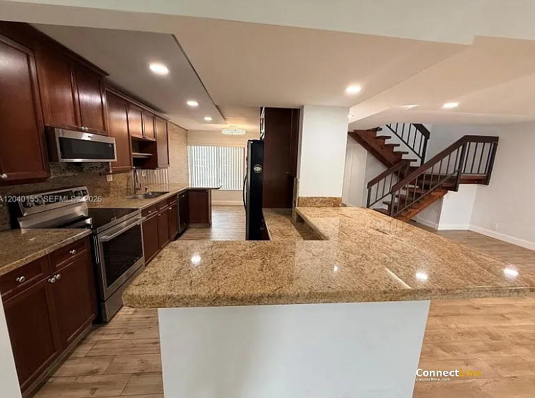 9717 N New River Canal Rd #406 — Photo 9