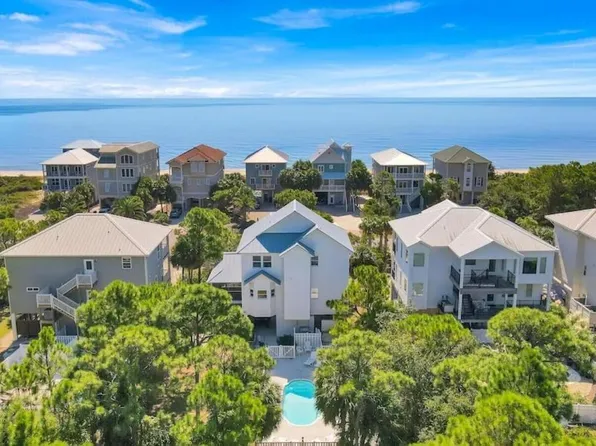 2204 Sailfish Dr, Saint George Island, FL 32328