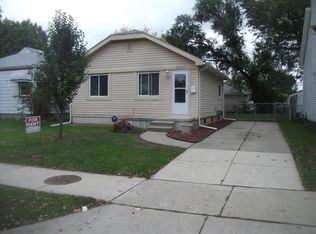 25196 Hayes Rd, Roseville, MI 48066