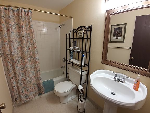 Main floor full bath