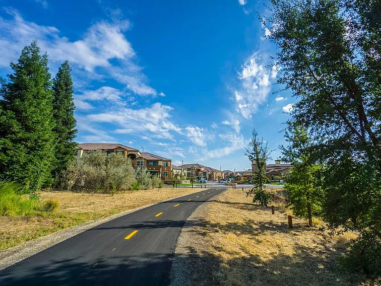 PEARL CREEK — Photo 21