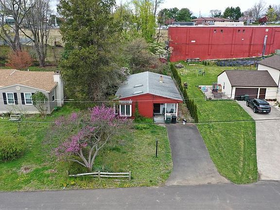 2nd image of 608 Feaster Ave