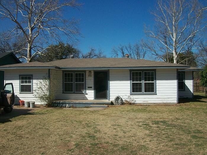 1st image of 701 Meadow Dr