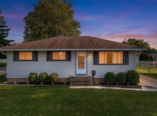9011 Roedean Dr, Parma, OH 44129
