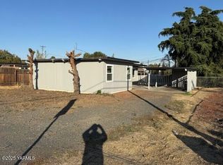 423 S 50th Ave, Yakima, WA 98908
