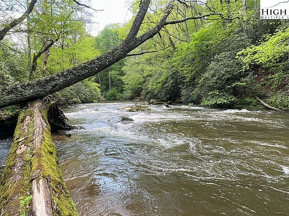 3rd image of 585 Little River Drive