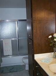 5th image of 520 W Southwood Dr