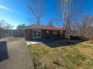 7900 Ray Dr, Ashland, KY 41102