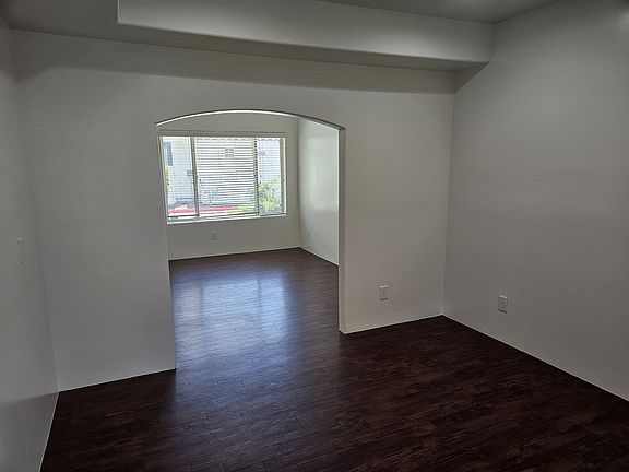 5th image of 4113 N 22nd St #F