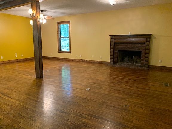 4th image of 125 White Oak Ln