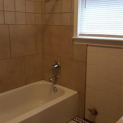 4th image of 5011 Lindsay St APT 1
