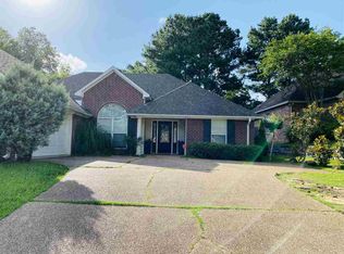 157 Apple Blossom Dr, Brandon, MS