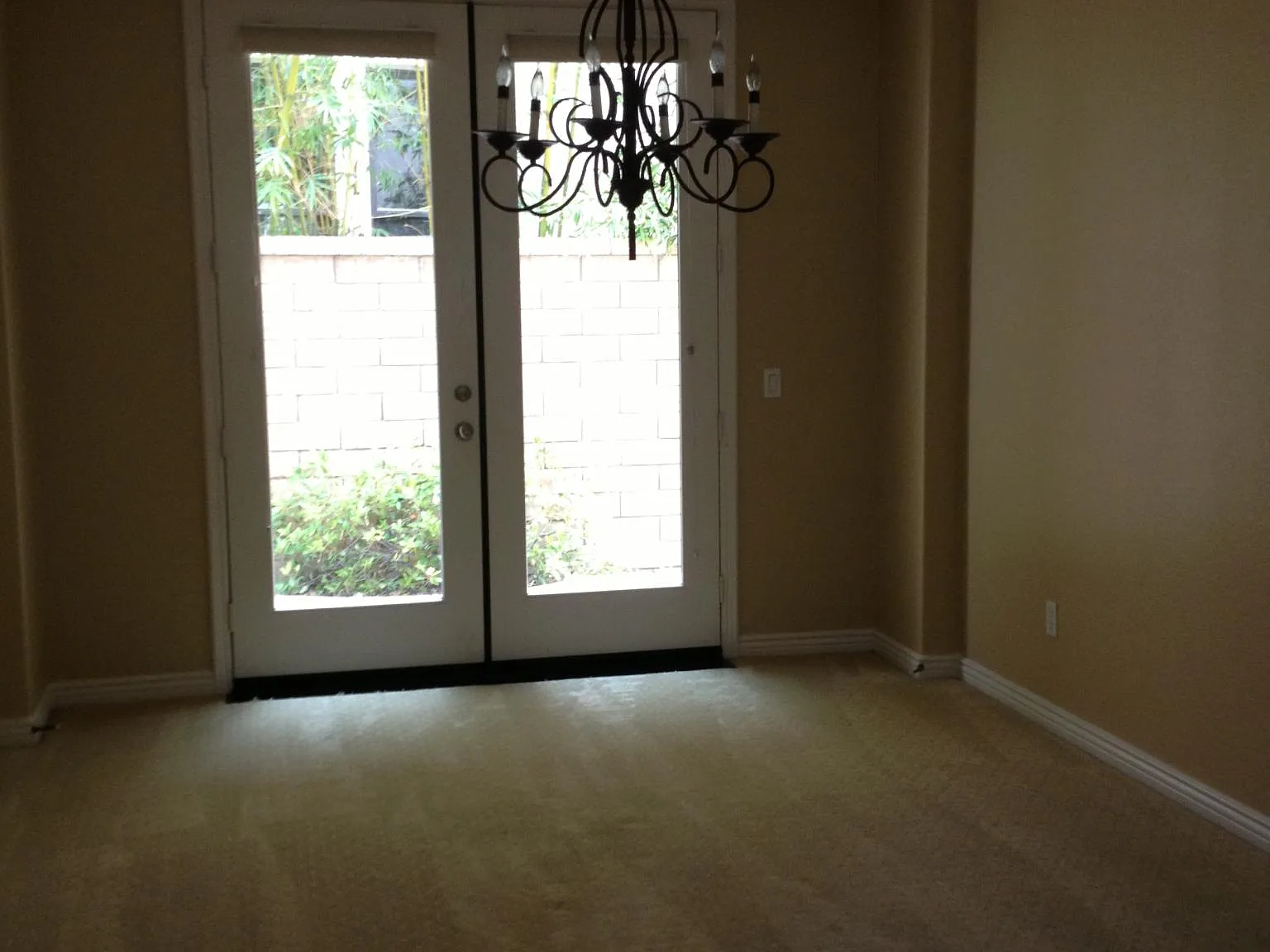 5 bed, 4.5 bath, 3922 sqft, $8,395 — Photo 4
