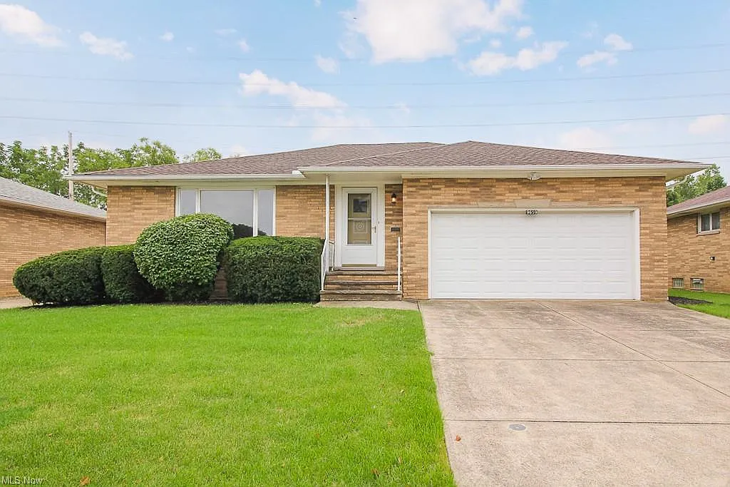 9659 Idlewood Dr photo 1