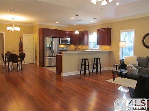 2nd image of 811 Voncile Ave
