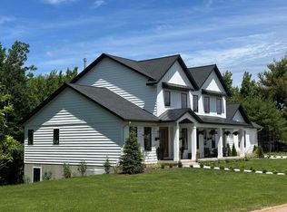 2002 Maple Ridge Dr, Marquette, MI 49855
