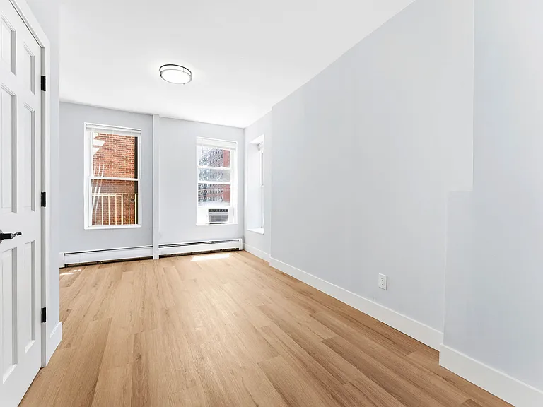 401 E 63rd St #12 — Photo 6
