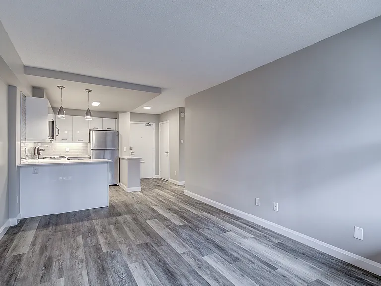88 Erskine Ave — Photo 43