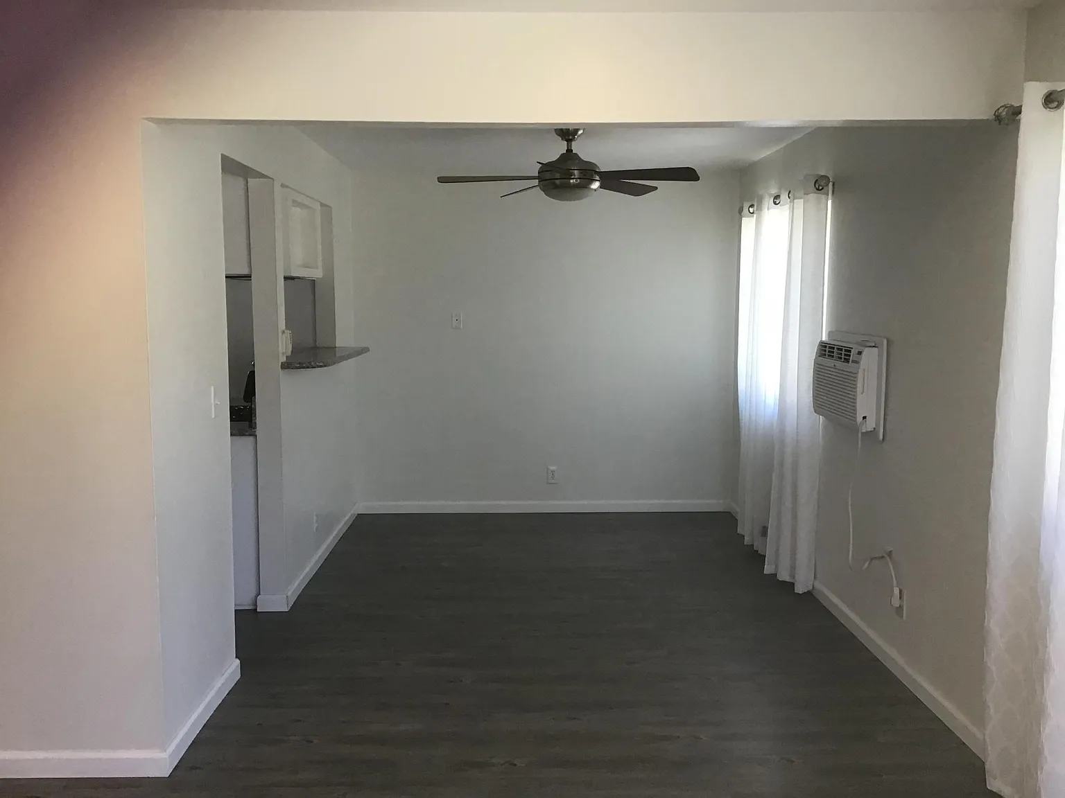 2 bed, 900 sqft, $2,400 — Photo 3