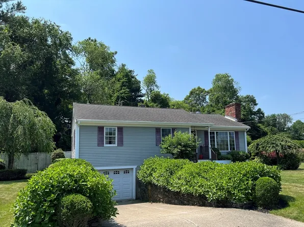 27 Frank St, Acushnet, MA 02743