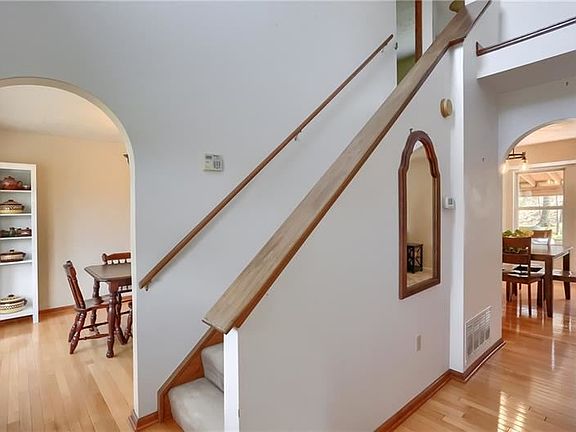 2nd image of 651 Huntington Dr