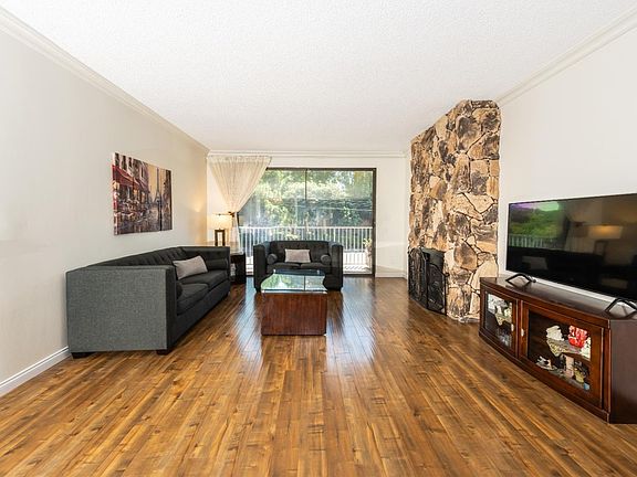 3rd image of 19029 Nordhoff St Unit 101