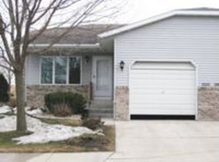 215 N 7th St, Forest City, IA 50436