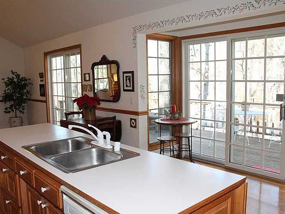5th image of 1 Ponton Cir