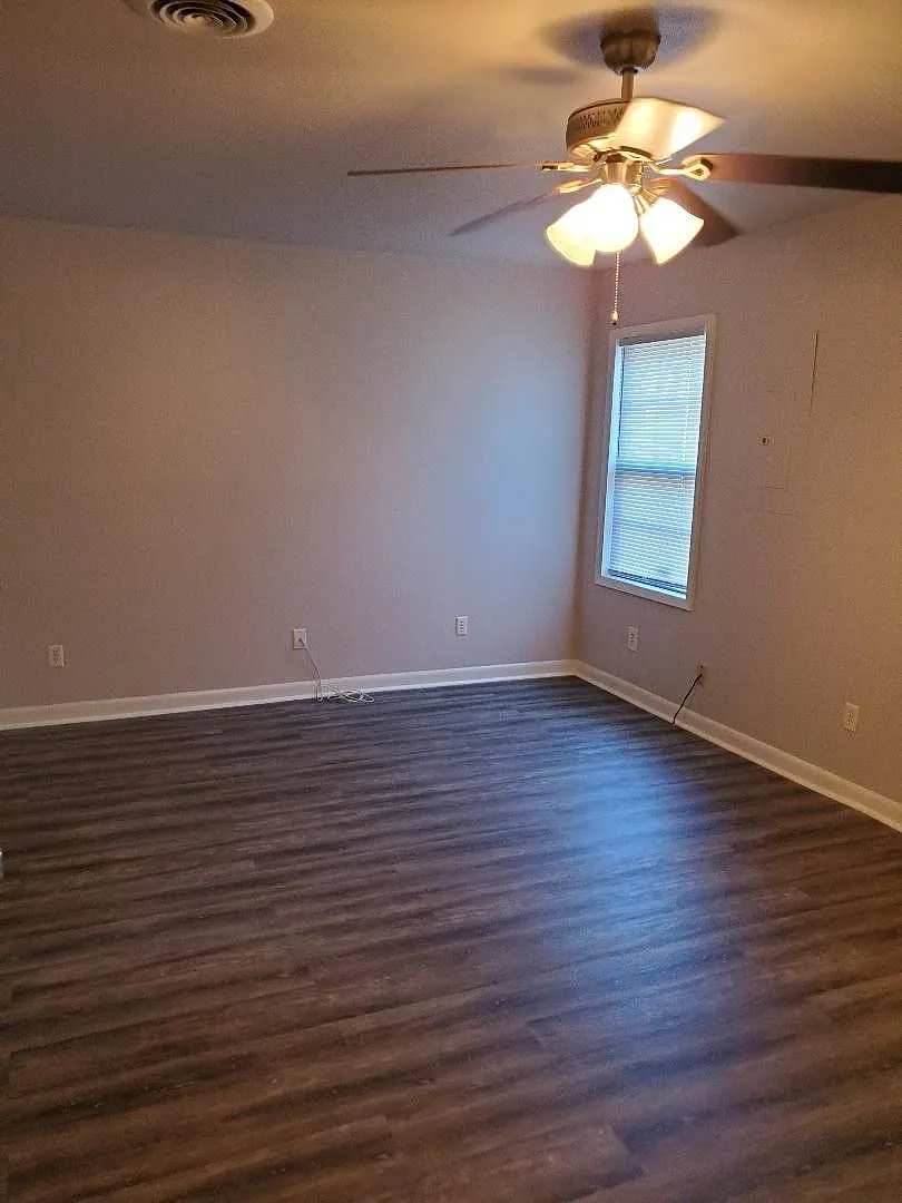 House for Lease -2505 Douglas — Photo 4