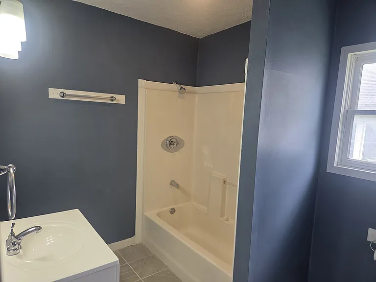 916 W Virginia Ave — Photo 5