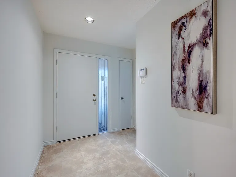 1722 S Kirkwood Rd — Photo 6