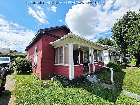 2nd image of 211 Division St