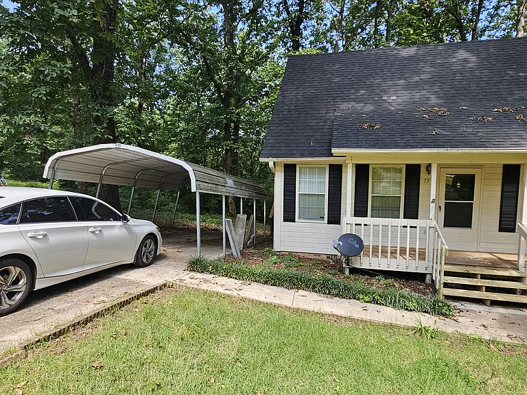 759 Ridgewood Dr — Photo 2