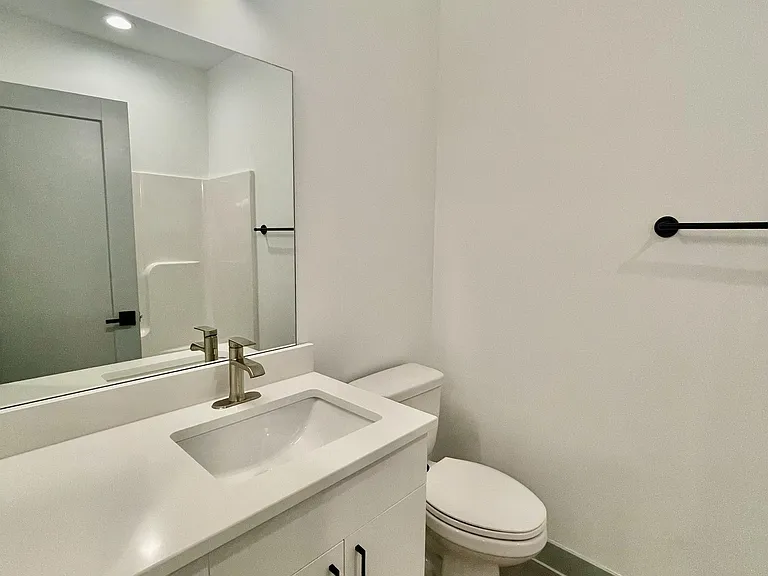 420 Breezewood Dr #107 — Photo 8