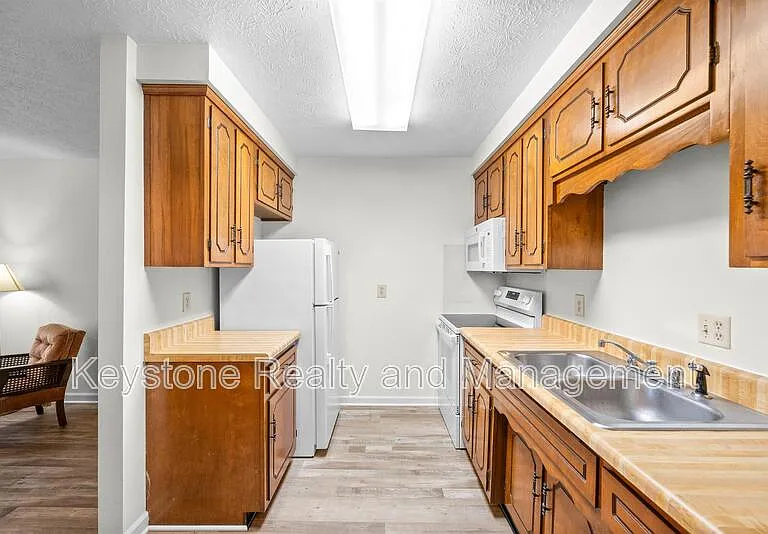 100 Laurel Cove Dr — Photo 7