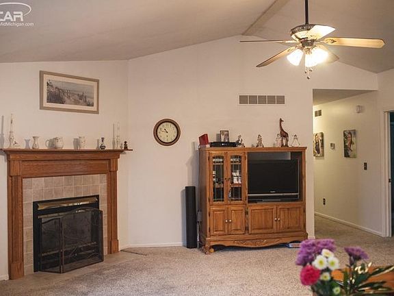 2nd image of 6066 Covey Ln