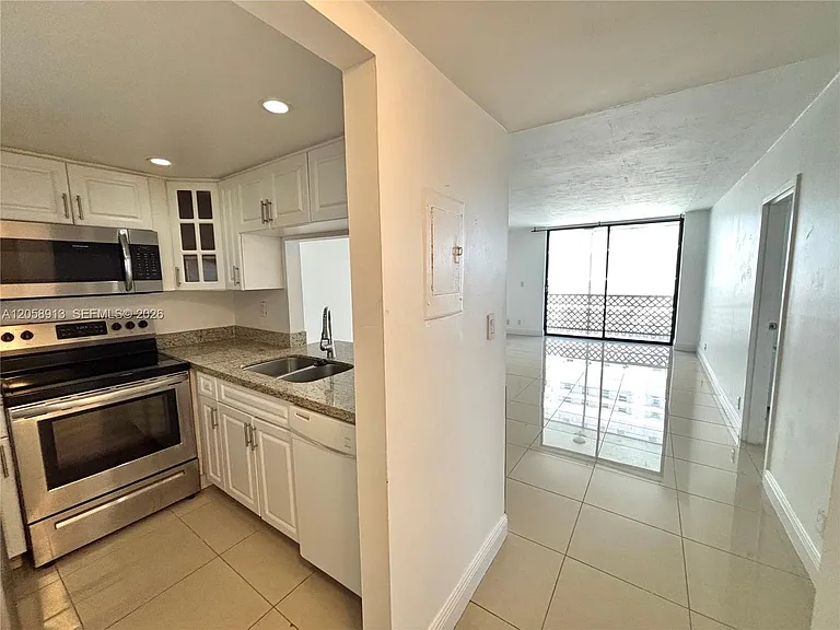 2935 NE 163rd St #5P — Photo 8