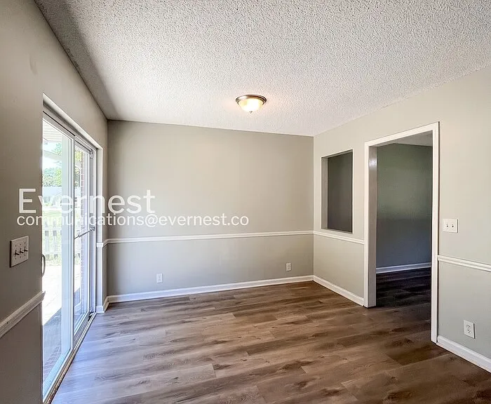 409 Alexander Dr — Photo 9