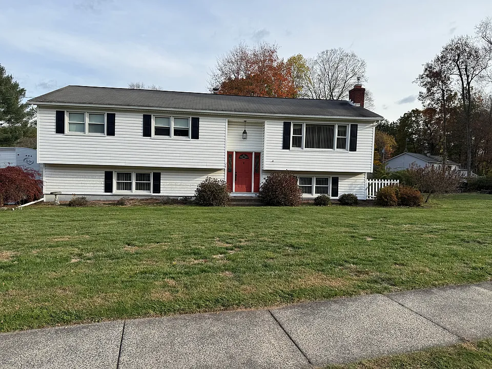 28 Raelin Rd