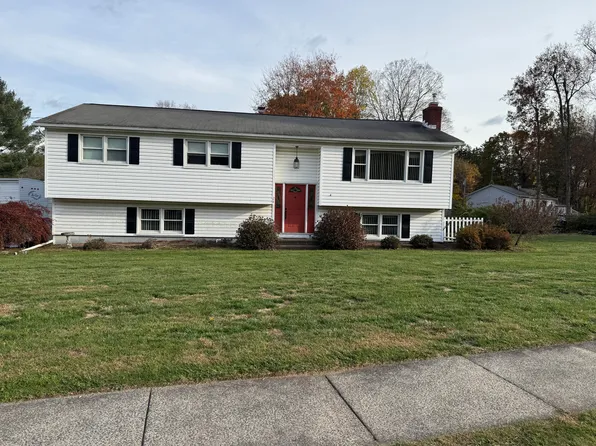 28 Raelin Rd, Hamden, CT 06514