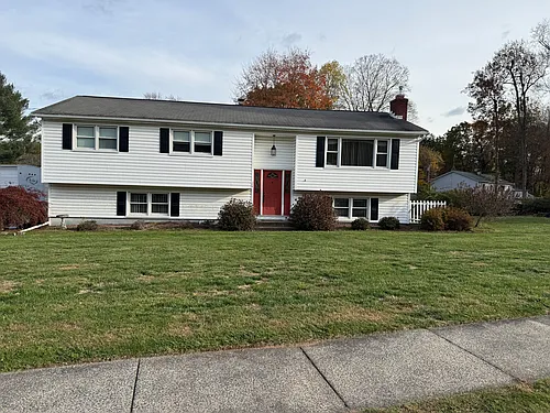 28 Raelin Rd Photo 1