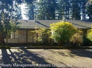 17794 Webster Rd, Gladstone, OR 97027