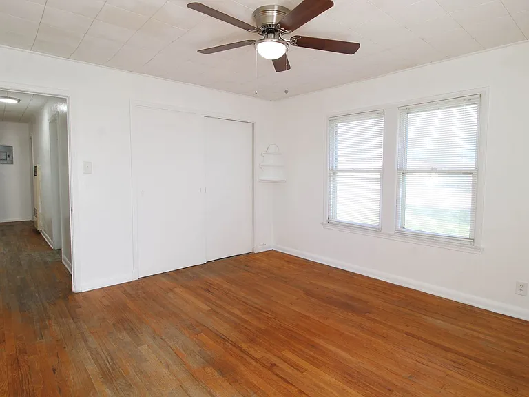 306 Overhill Dr — Photo 15