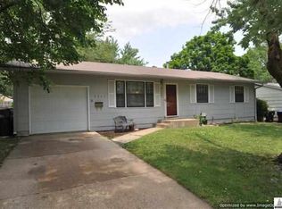 3300 SW 30th St, Topeka, KS 66614