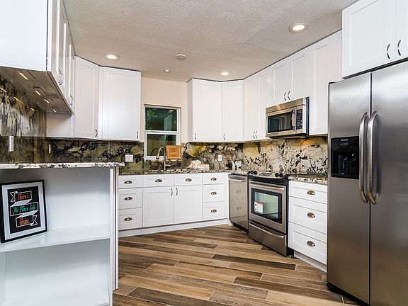 2nd image of 3007 N Woodrow Ave